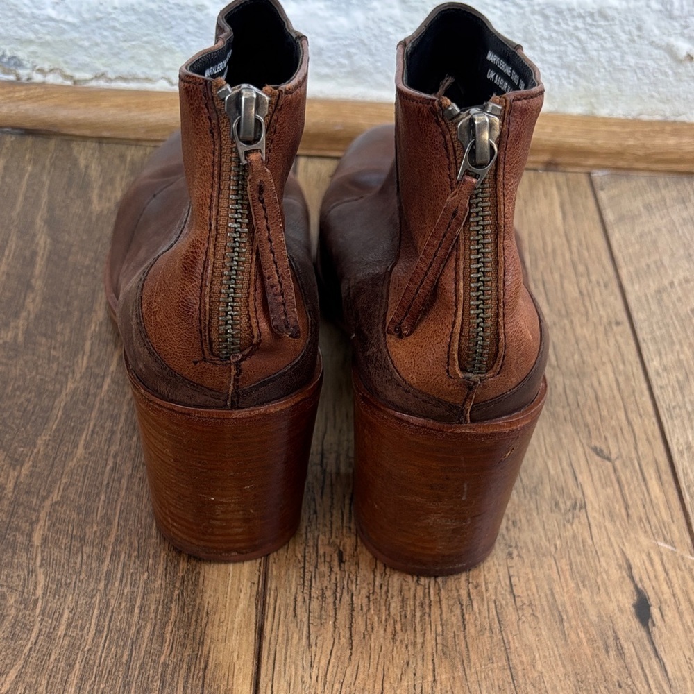 J Shoes Leather Marylebone Stacked Two-Tone Heeled Boots sz 8 - Picture 4 of 6